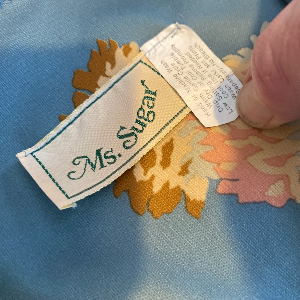 Vintage powder blue pine cone print dress in excellent condition. - Picture 2 of 11